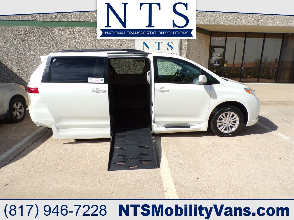2017 Toyota Sienna XLE