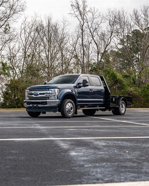 Picture of a 2019 Ford F-450 SD XL Crew Cab DRW 4WD