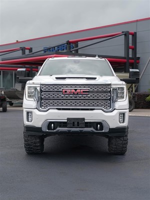 Picture of a 2021 GMC Sierra 2500HD Denali Crew Cab 4WD