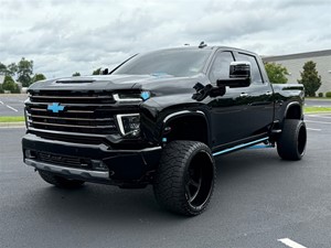Picture of a 2022 Chevrolet Silverado 2500HD High Country Crew Cab Short Box 4