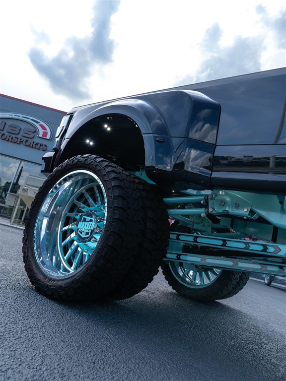 2022 Ford F-450 Super Duty Limited - Photo 13