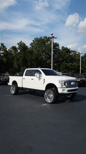 Picture of a 2020 Ford F-250 SD Platinum Crew Cab 4WD
