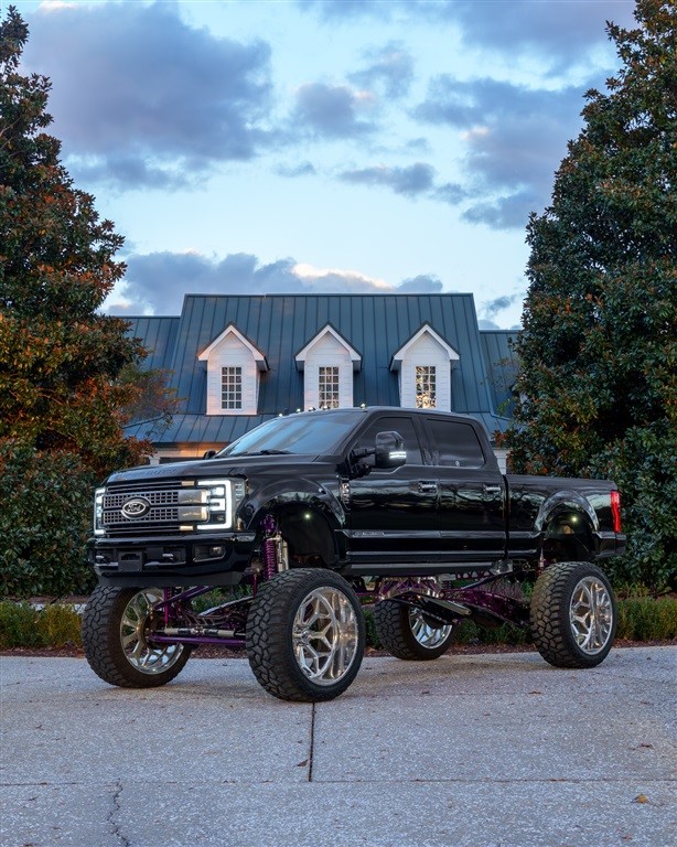 Ford F-250 SD Platinum Crew Cab 4WD in Florence