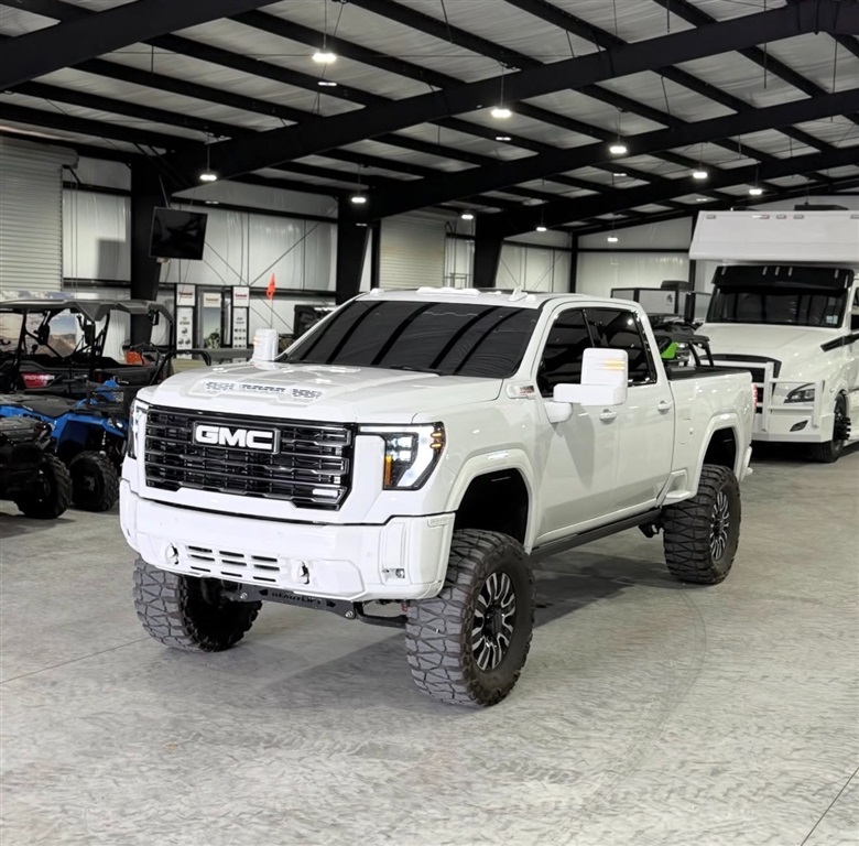 2025 GMC Sierra 4WD Crew Cab Standard Box AT4's photo