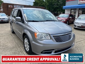 2013 CHRYSLER TOWN & COUNTRY TOURING Akron OH