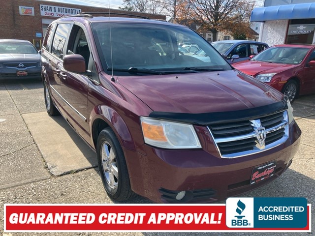 DODGE GRAND CARAVAN SXT in Akron