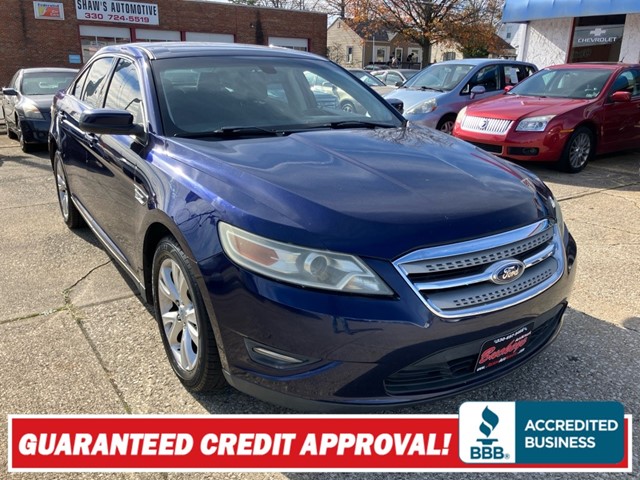 FORD TAURUS SEL in Akron