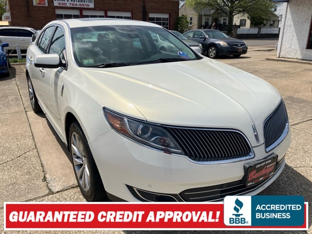 LINCOLN MKS in Akron