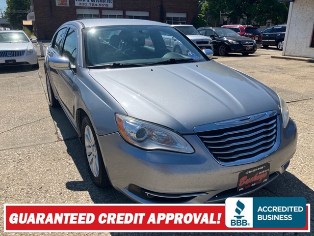 CHRYSLER 200 LIMITED in Akron