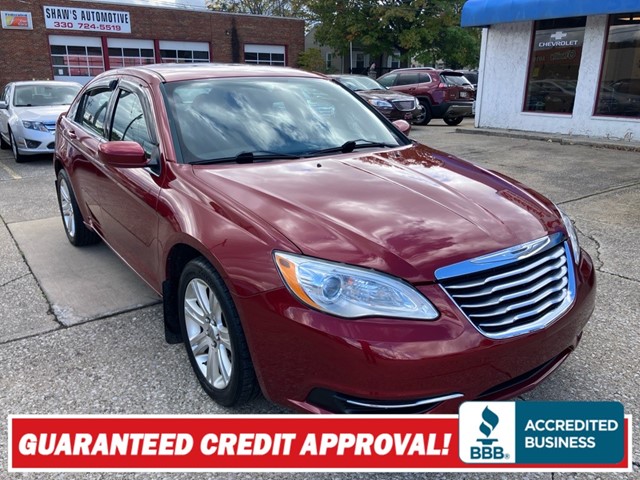 CHRYSLER 200 TOURING in Akron
