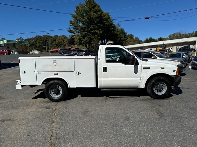 Ford F-350 Super Duty XL in Leicester