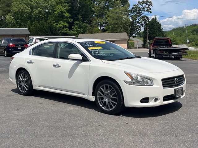 Nissan Maxima 3.5 S in Leicester