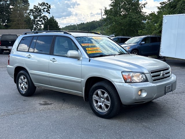 Toyota Highlander Base in Leicester