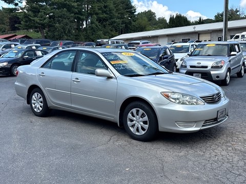 2005 Toyota Camry LE