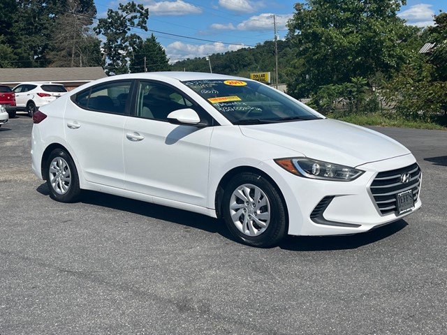 Hyundai ELANTRA SE in Leicester