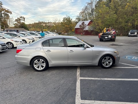 2009 BMW 5 Series 528i