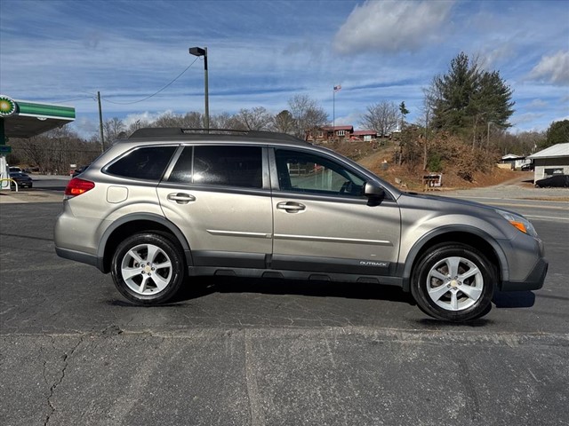 Subaru Outback 2.5i Premium in Leicester