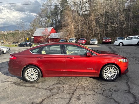 2014 Ford Fusion Hybrid SE