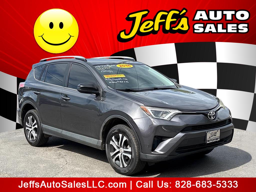 2016 Toyota RAV4 LE's photo