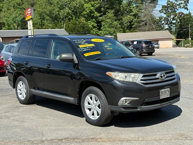 Toyota Highlander Base in Leicester