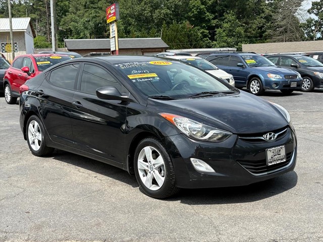 Hyundai ELANTRA GLS in Leicester