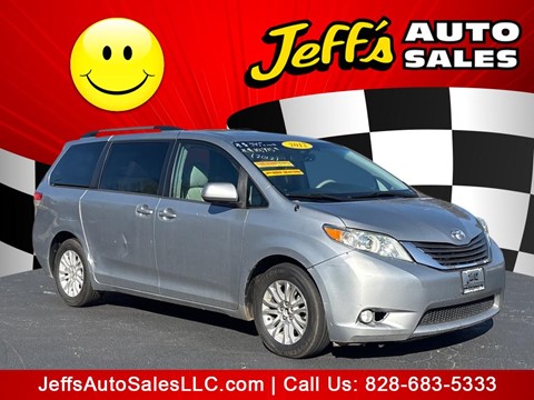 2012 Toyota Sienna XLE 8-Passenger