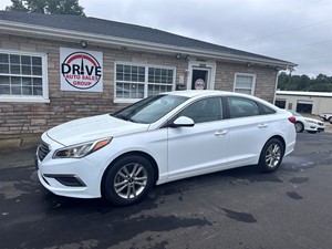 Picture of a 2017 Hyundai Sonata SE