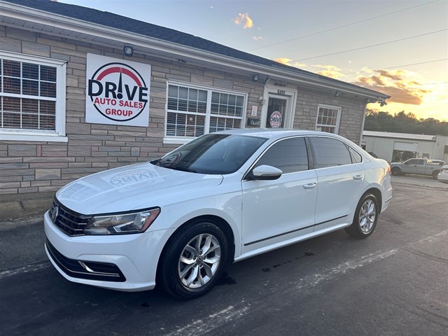 Volkswagen Passat S 6A in Fayetteville