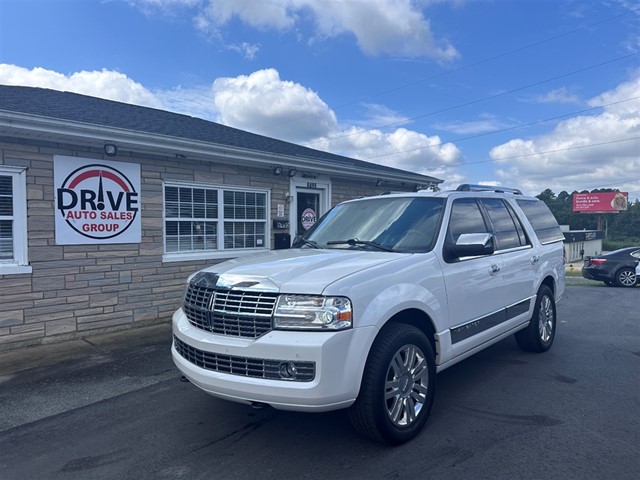 Lincoln Navigator 4WD in Fayetteville
