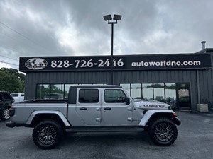Picture of a 2020 Jeep Gladiator Overland