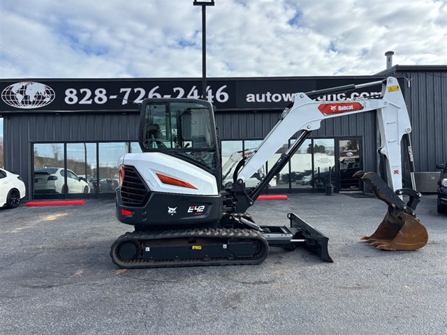 BOBCAT E42 in Lenoir