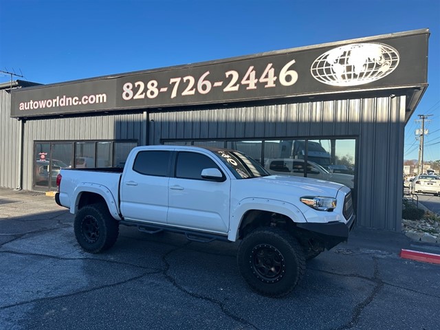 Toyota Tacoma SR5 Double Cab V6 6AT 4WD in Lenoir