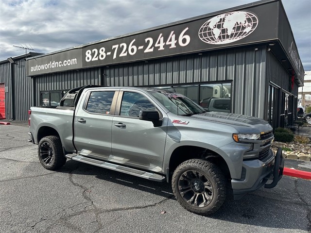 Chevrolet Silverado 1500 RST Crew Cab 4WD in Lenoir