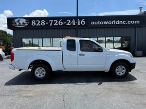 2017 Nissan Frontier SV King Cab I4 5MT 2WD for sale by dealer