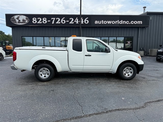 Nissan Frontier SV King Cab I4 5MT 2WD in Lenoir
