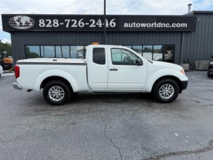 Picture of a 2017 Nissan Frontier SV 4WD