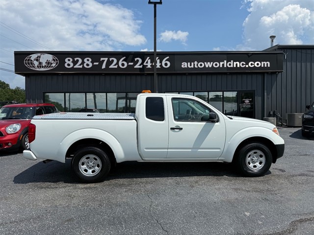 Nissan Frontier SV King Cab I4 5AT 2WD in Lenoir
