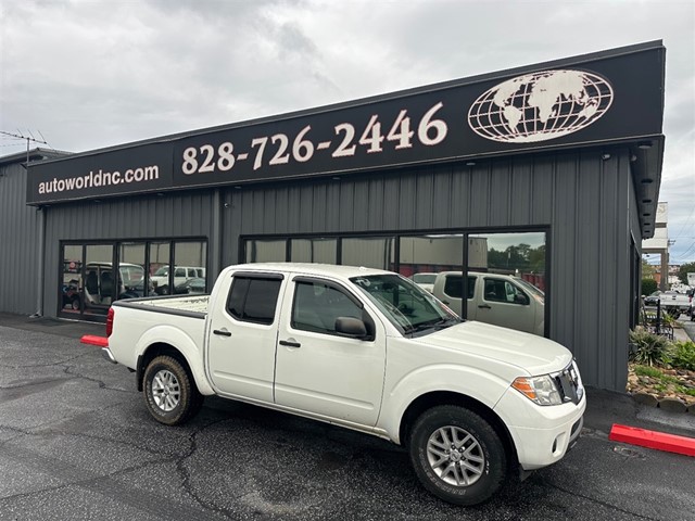 Nissan Frontier SV  Crew Cab 5AT 4WD in Lenoir