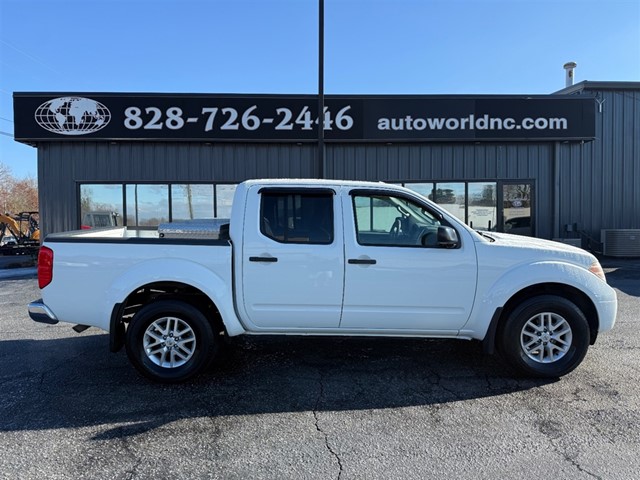 Nissan Frontier SV Crew Cab 5AT 4WD in Lenoir