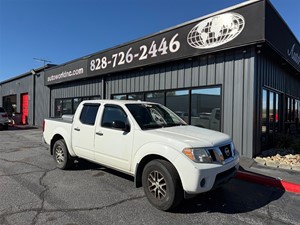 2016 Nissan Frontier SV Crew Cab 5AT 4WD for sale by dealer