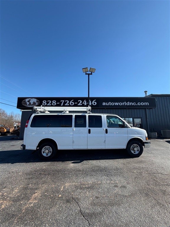 Chevrolet Express LS 3500 Extended in Lenoir