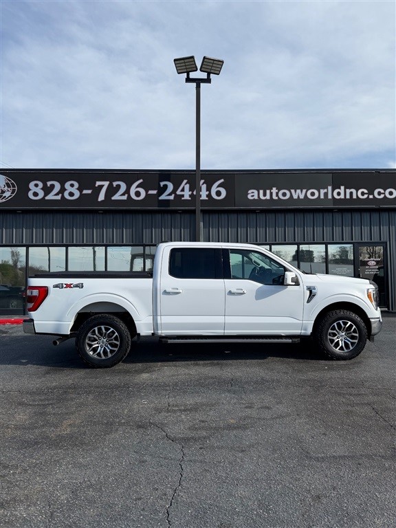 Ford F-150 Lariat SuperCrew 5.5-ft. Bed 4WD in Lenoir