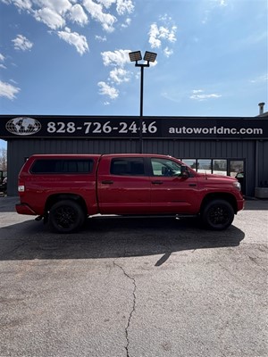 2017 Toyota Tundra SR5 5.7L V8 CrewMax 4WD for sale by dealer