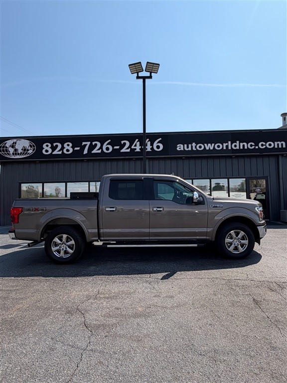 Ford F-150 Lariat SuperCrew 5.5-ft. Bed 4WD in Lenoir