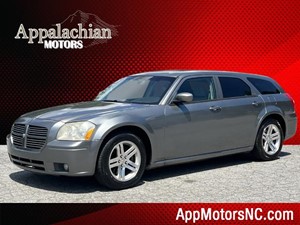 Picture of a 2005 Dodge Magnum RT