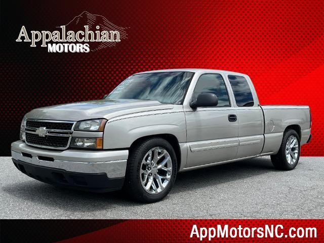 Picture of a 2006 Chevrolet Silverado 1500 LT1