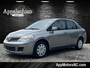 Picture of a 2009 Nissan Versa 1.8 S