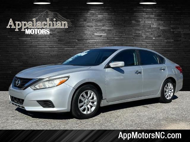 Picture of a 2016 Nissan Altima 2.5