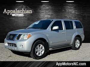 Picture of a 2011 Nissan Pathfinder S