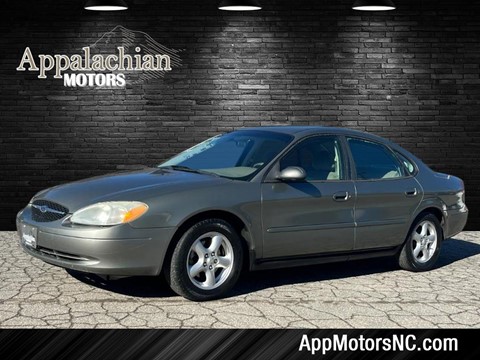 2003 Ford Taurus SE